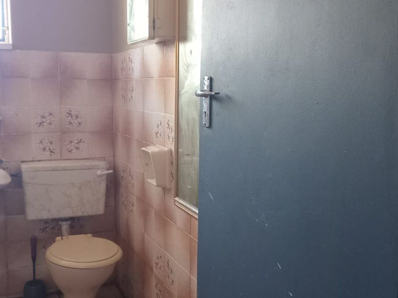 Spacious Communal Accommodation to Rent - Photo 3
