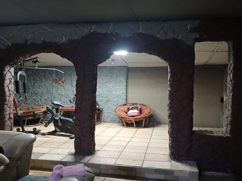 Spacious 3-Bedroom Family Home with Flatlet, Wendy House and Endless Potential - Photo 4