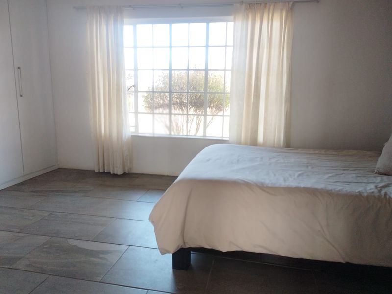 Property to Rent – Modern 2 Bedroom Home with Solar & Borehole Potential - Photo 2