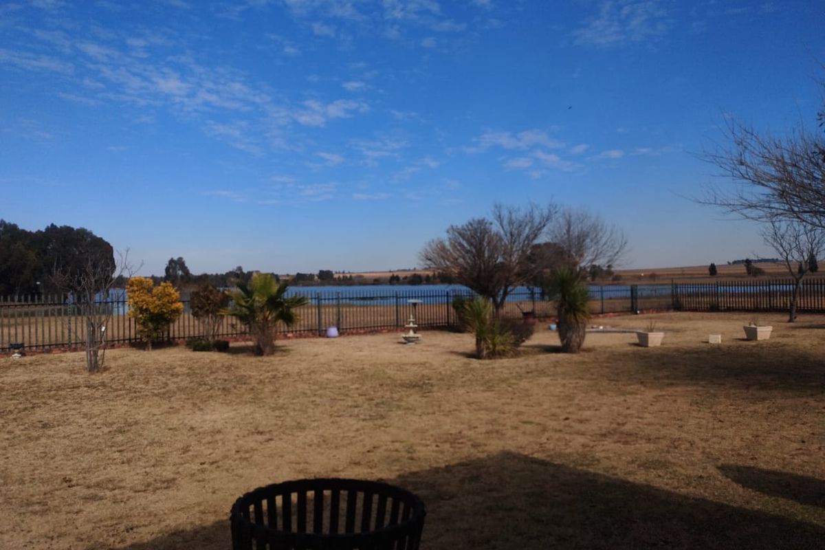 Property to Rent – Modern 2 Bedroom Home with Solar & Borehole Potential - Photo 5
