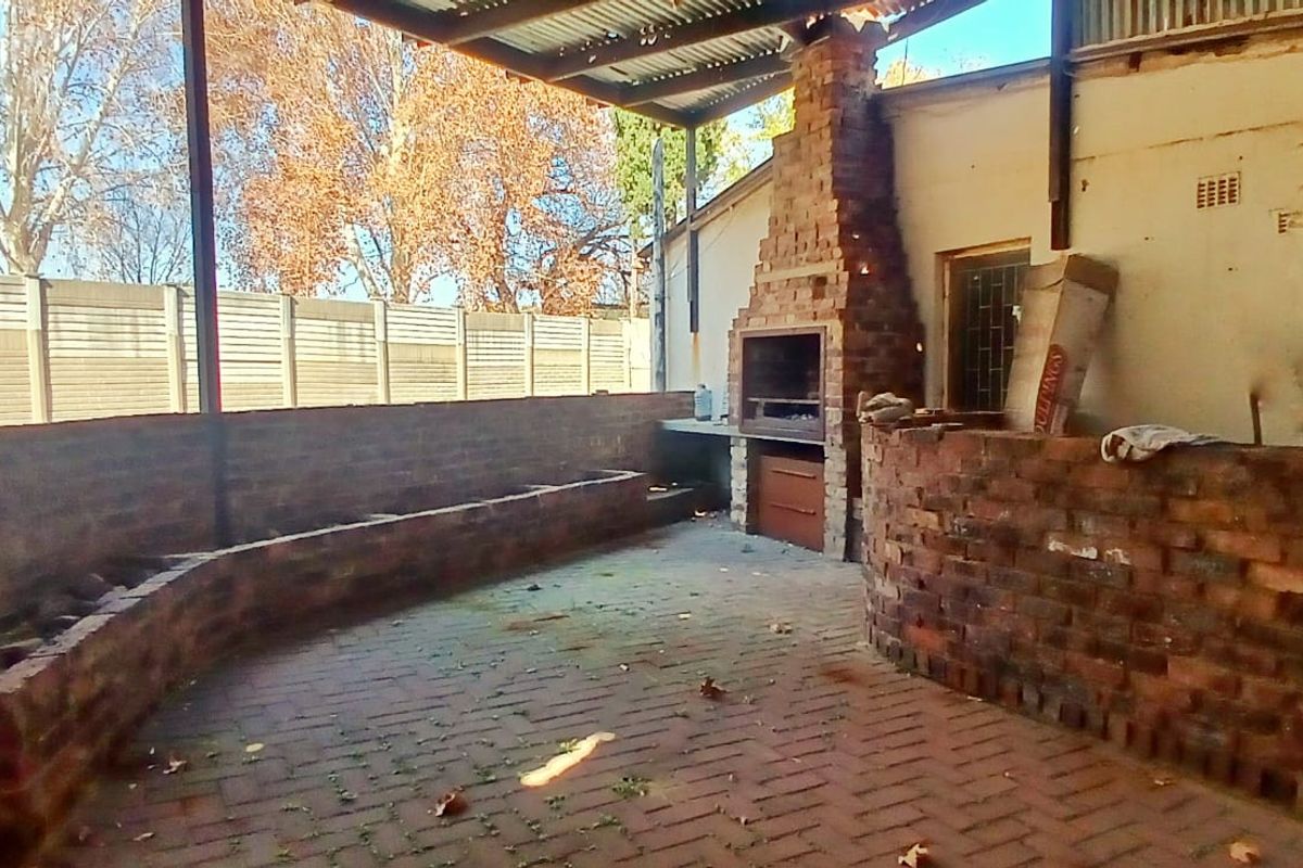 4 Bedroom House for Sale in Sasolburg - Photo 4