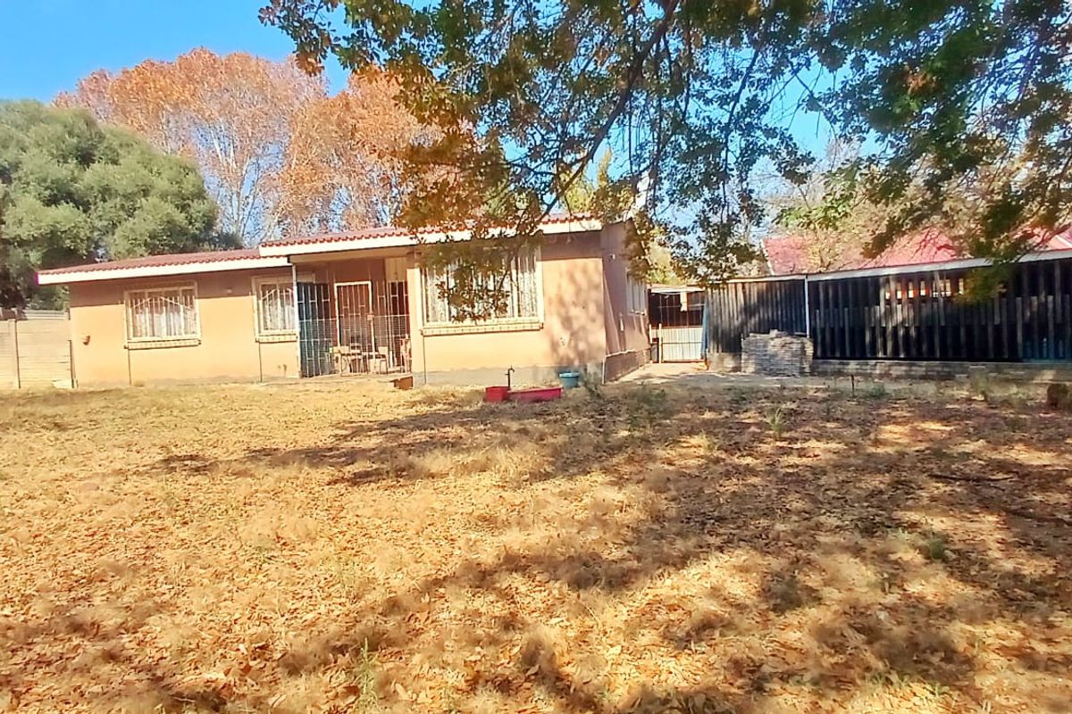 4 Bedroom House for Sale in Sasolburg - Photo 2