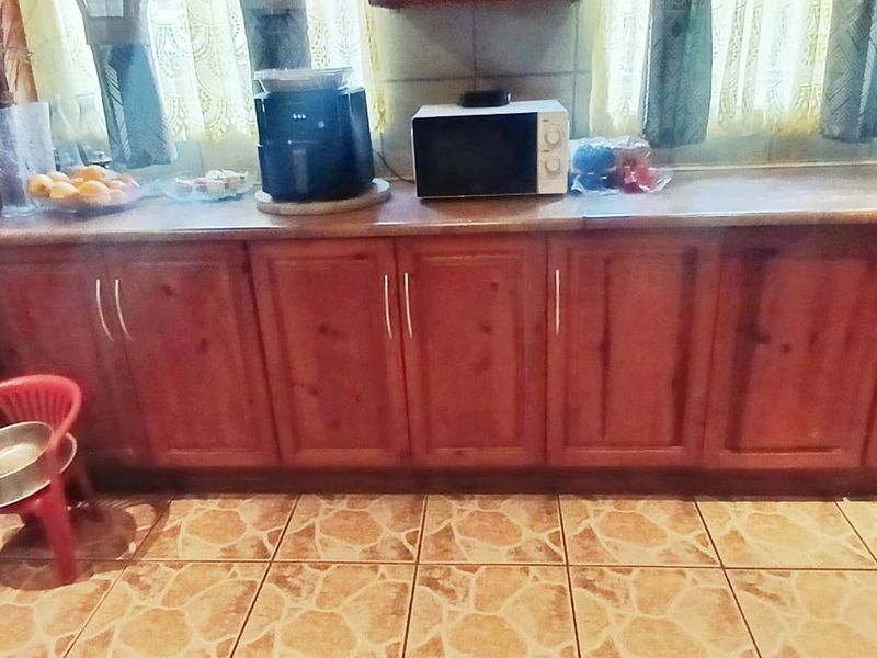 4 Bedroom House for Sale in Sasolburg - Photo 8