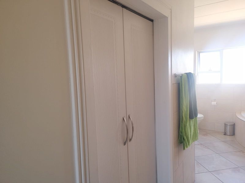 Charming 3-Bedroom Family Home for Sale in Vaaloewer - Photo 8