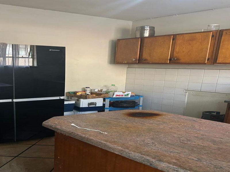 Lovely Ground Floor 2-Bedroom Flat – Packed with Potential! - Photo 6
