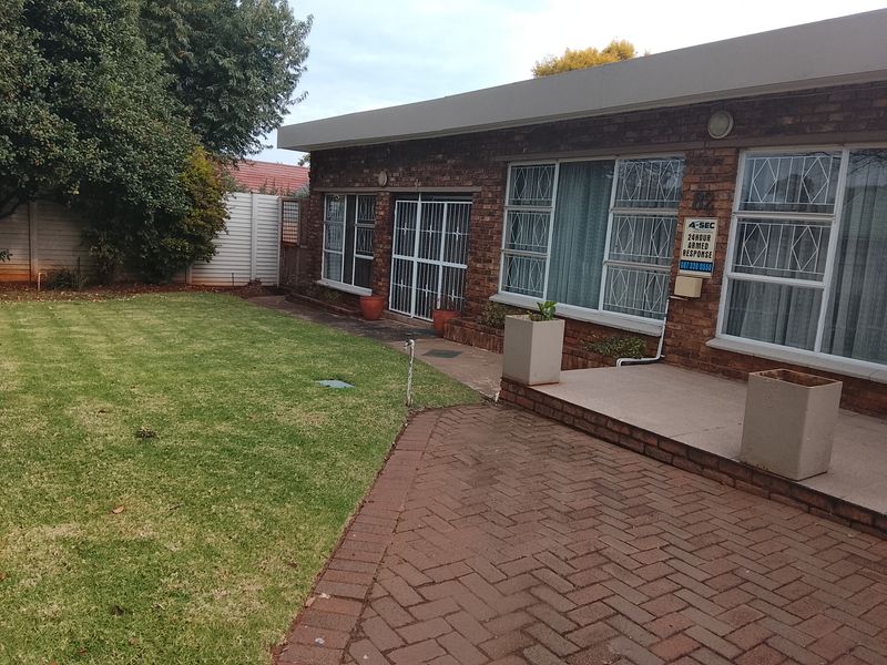 Stunning family home for sale - Photo 1