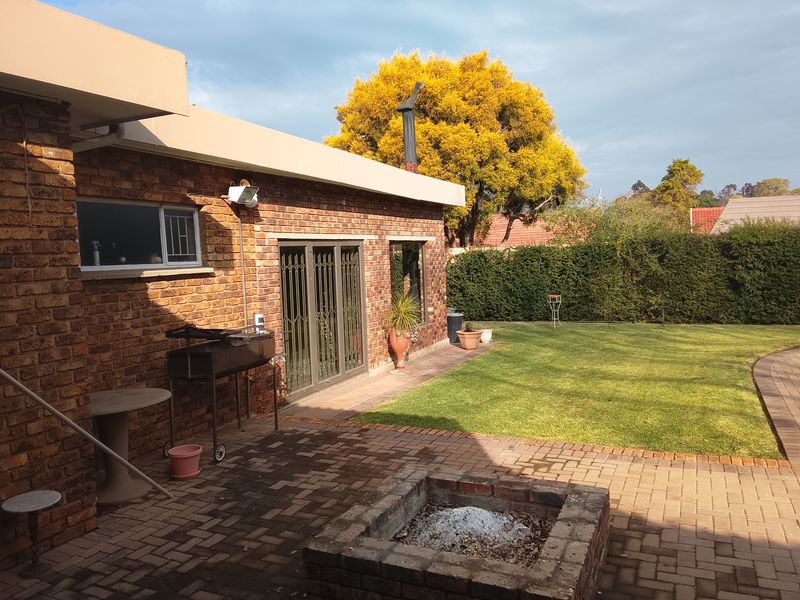 Stunning family home for sale - Photo 6