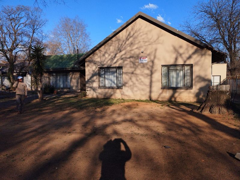 Spacious 9-Bedroom Commune for Sale – Excellent Investment Opportunity - Photo 5