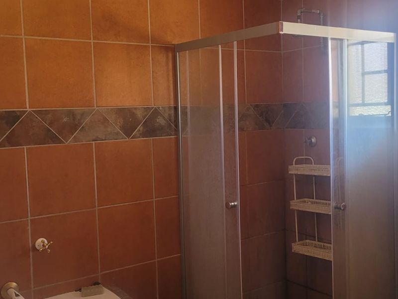 Spacious 9-Bedroom Commune for Sale – Excellent Investment Opportunity - Photo 3