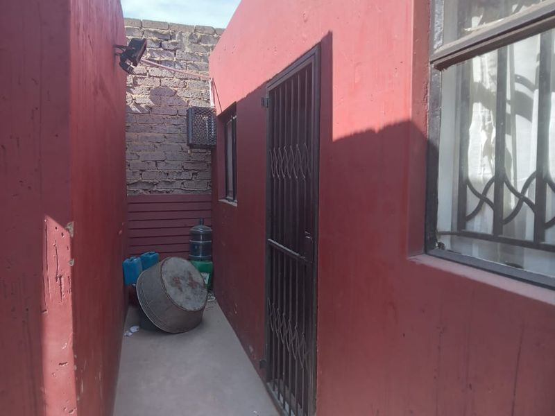 Charming Extended RDP Home with Excellent Investment Potential - Photo 4