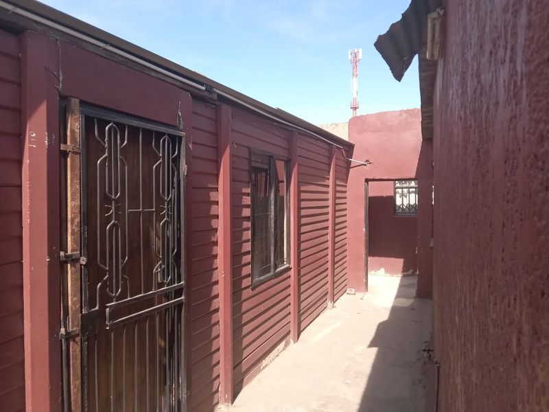 Charming Extended RDP Home with Excellent Investment Potential - Photo 8