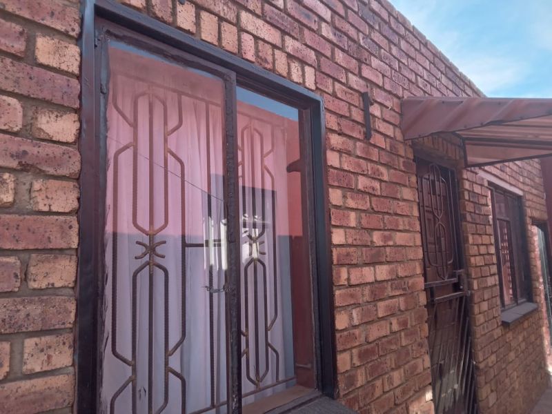 Charming Extended RDP Home with Excellent Investment Potential - Photo 6