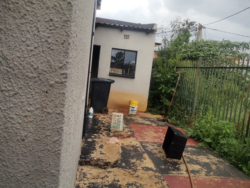 “Spacious Family Home with Extra Income Potential – Near Orange Farm Mall” - Photo 5