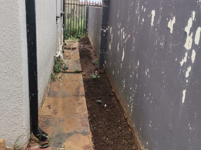 “Spacious Family Home with Extra Income Potential – Near Orange Farm Mall” - Photo 3