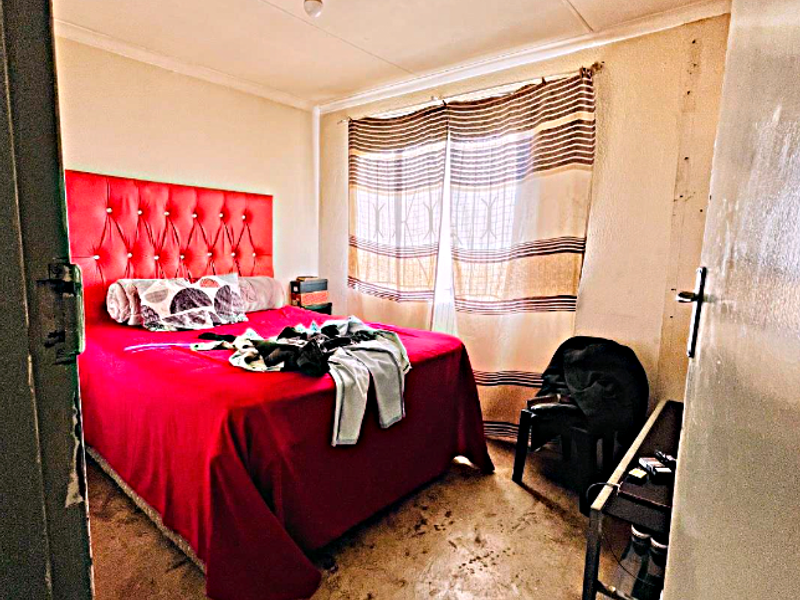 Charming Family Home with Spacious Yard – Great Investment Opportunity - Photo 10