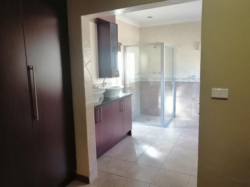 Be the first to view this beautiful house - Photo 7