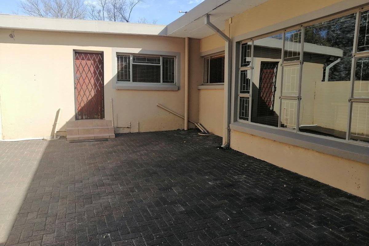 Be the first to view this beautiful house - Photo 3