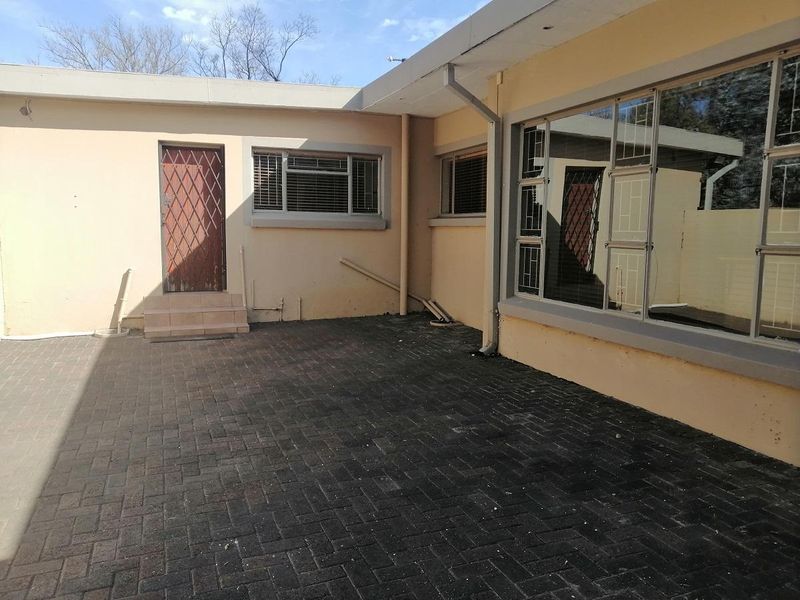 Be the first to view this beautiful house - Photo 3