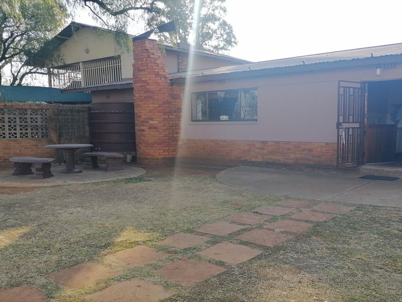Country Living at its Best!! - Photo 2