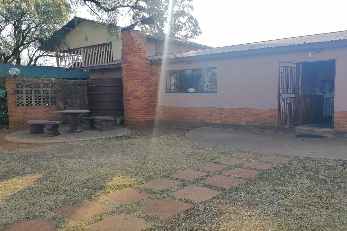 Country Living at its Best!! - Photo 2