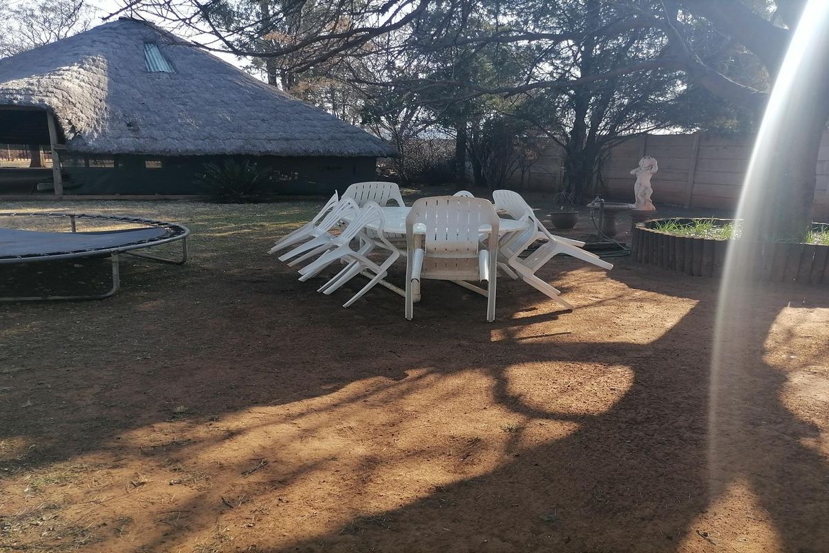 Country Living at its Best!! - Photo 4