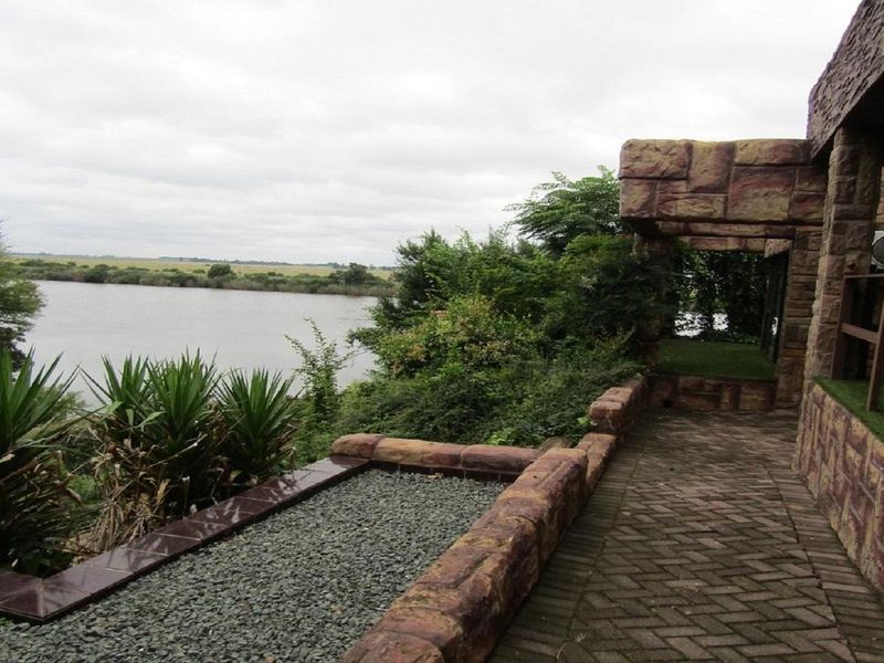 Little bit of heaven on vaalview !! - Photo 5