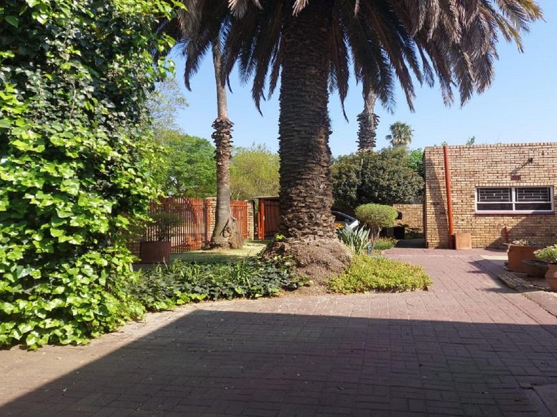 Move in And Stay! - Photo 2