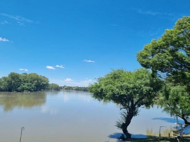 Stunning 3 bedroom home on the rivers edge in Lindequesdrift AH - Photo 6