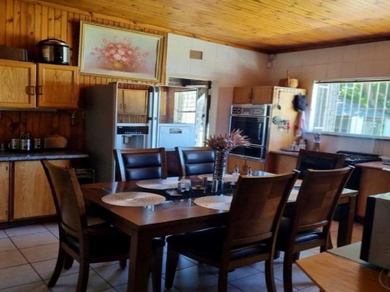 Stunning 3 bedroom home on the rivers edge in Lindequesdrift AH - Photo 3