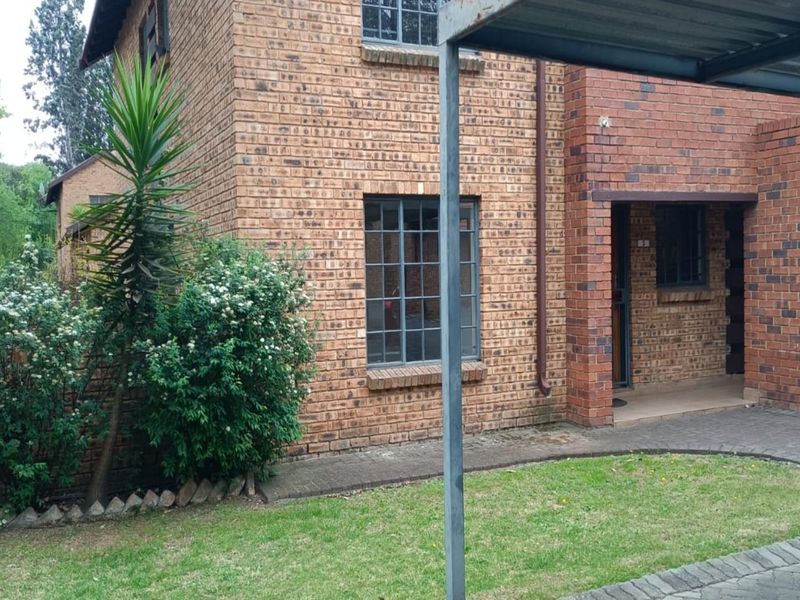 Stunning 2 bedroom townhouse in Three Rivers - Photo 1