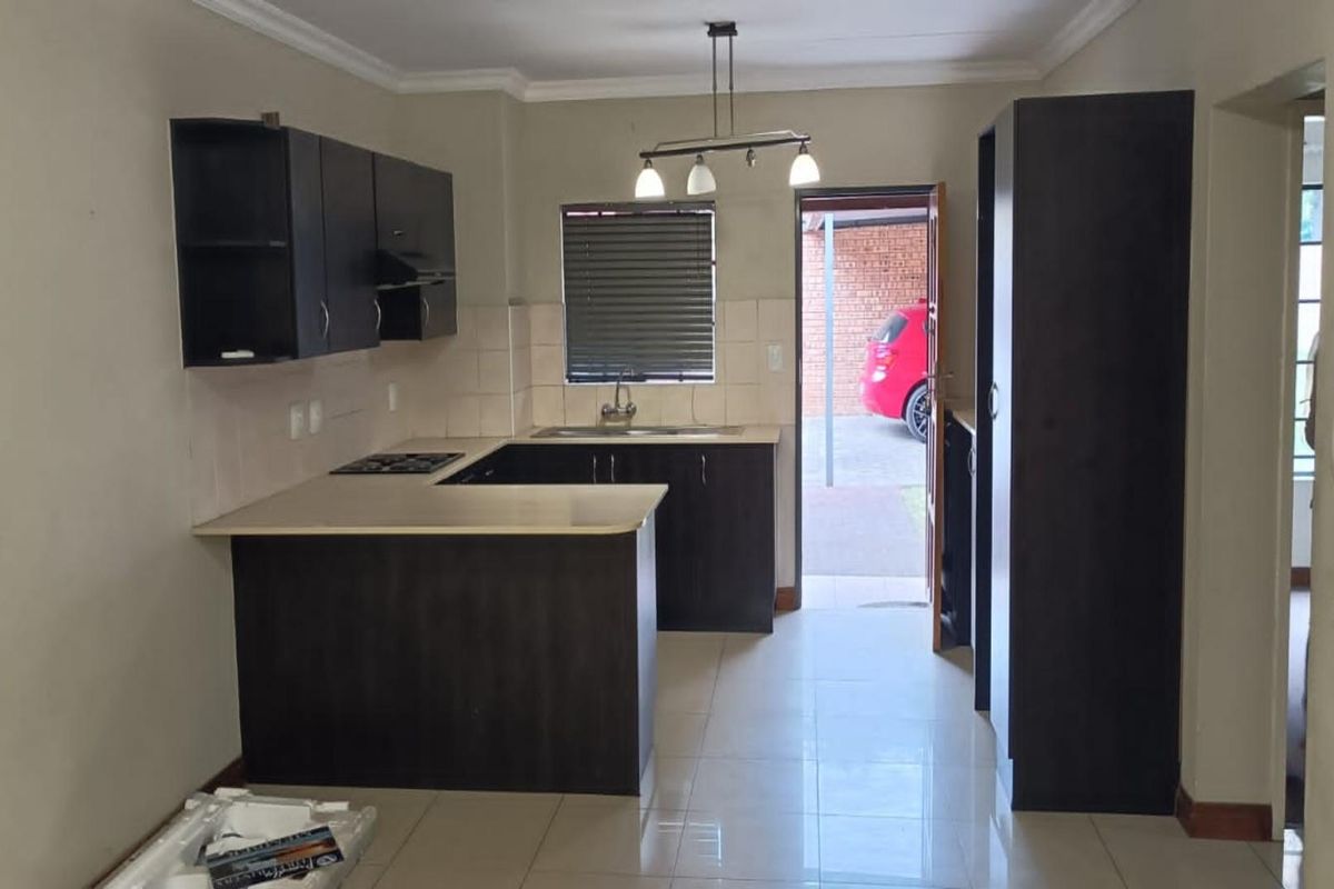 Stunning 2 bedroom townhouse in Three Rivers - Photo 2