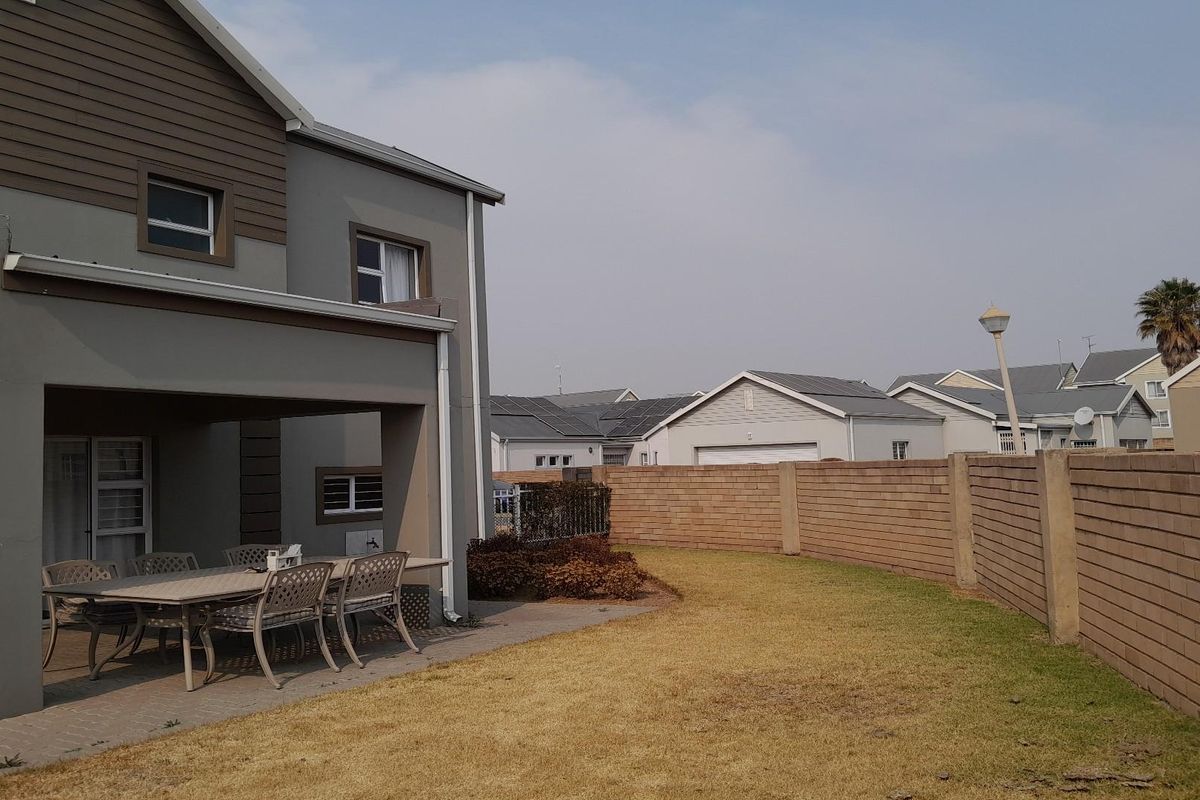 Safe and secluded aquatic lifestyle estate - Photo 2