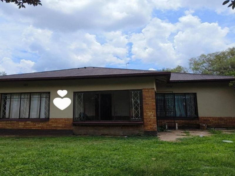 Charming 3-Bedroom Home near School with Top-Tier Security in Duncanville - Photo 1