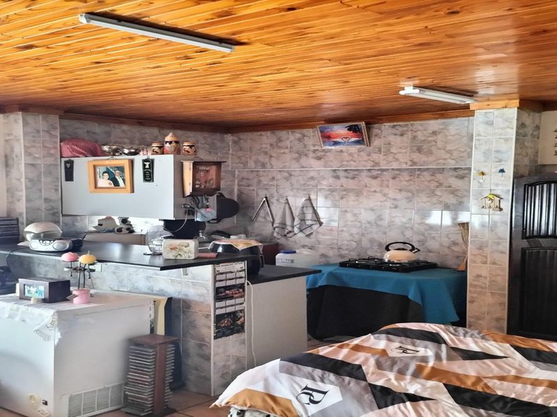 Spacious Property with Excellent Income Potential! - Photo 7