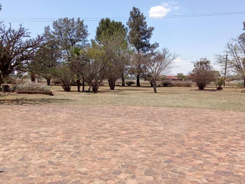 "Stunning smallholding available with business on the property." - Photo 1