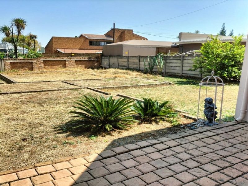 Wow what a bargain.  Build your dream house!! - Photo 6
