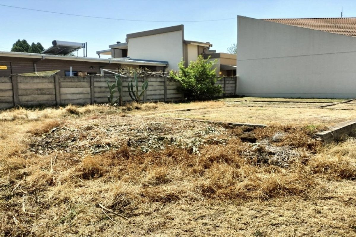 Wow what a bargain.  Build your dream house!! - Photo 5