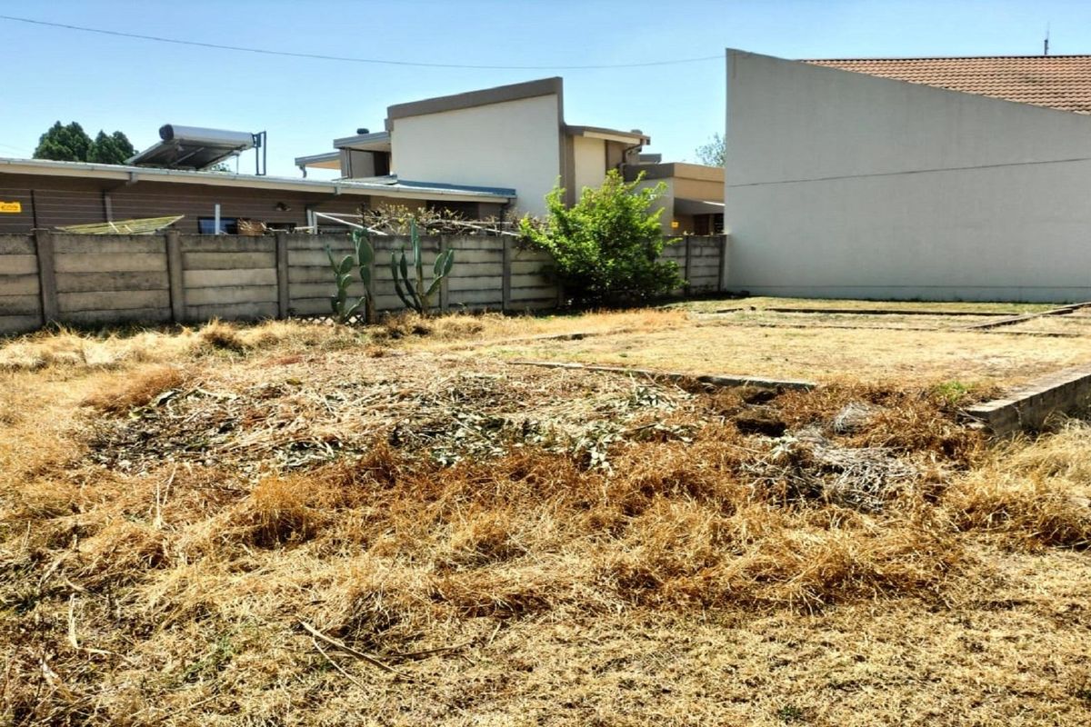 Wow what a bargain.  Build your dream house!! - Photo 3