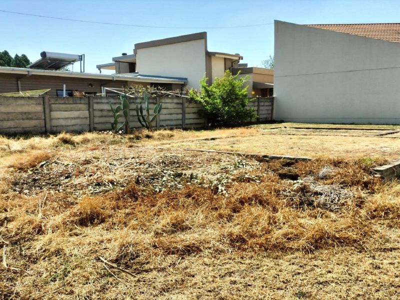 Wow what a bargain.  Build your dream house!! - Photo 2