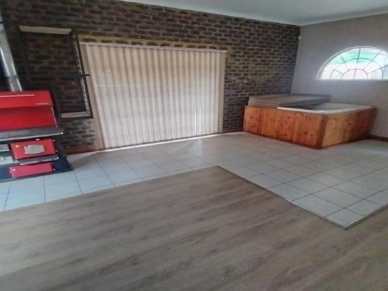 Weather for a holiday retreat or a permanent home at Vaal Marina - Photo 9