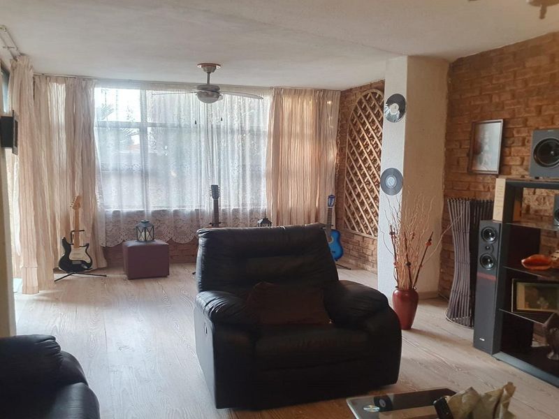 3 Bedroom Duplex - Enough space!! - Photo 6