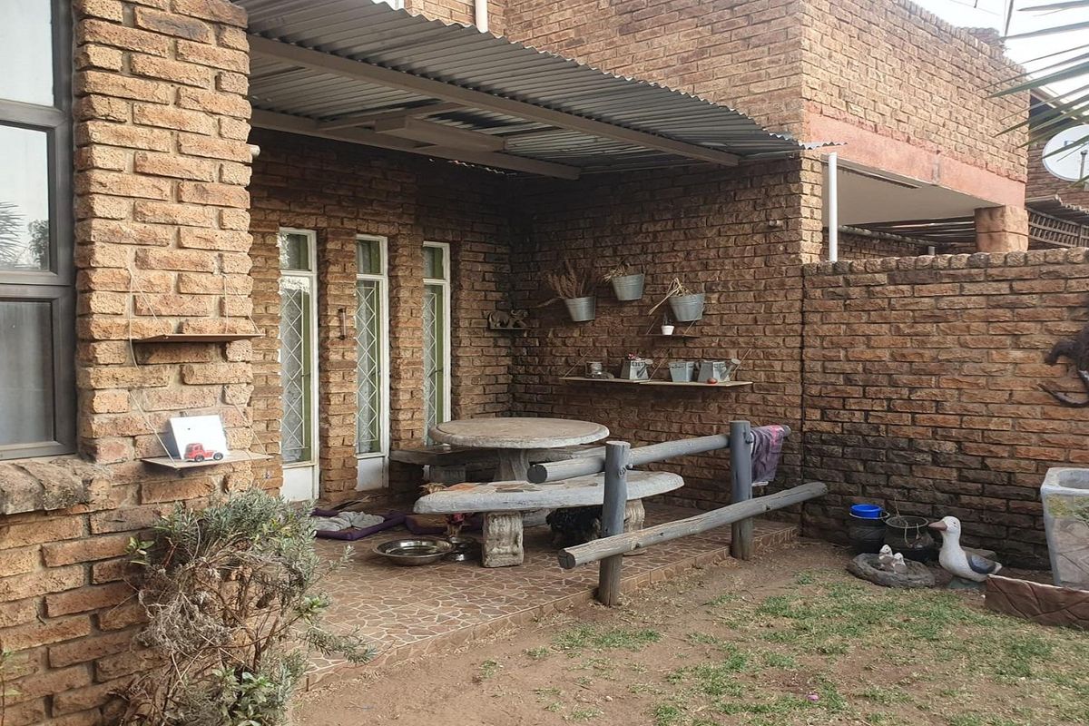3 Bedroom Duplex - Enough space!! - Photo 2