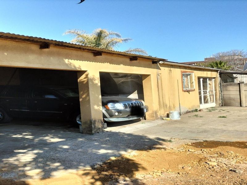 4 Bedroom House for sale! - Photo 3