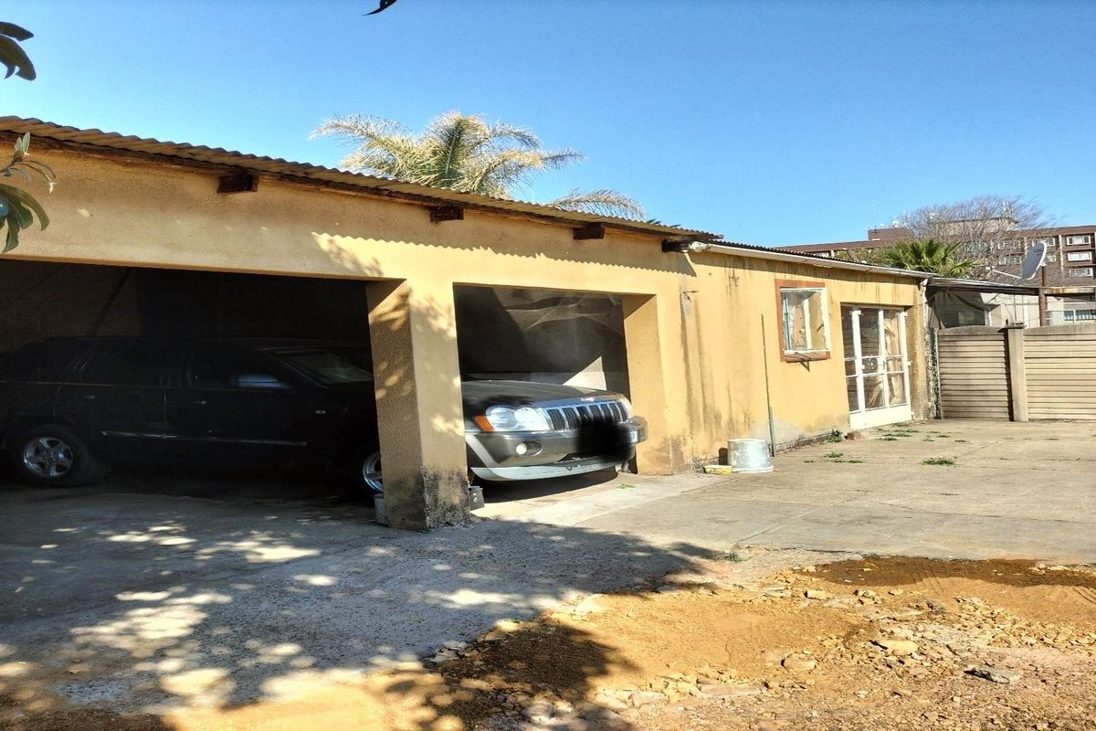 4 Bedroom House for sale! - Photo 3