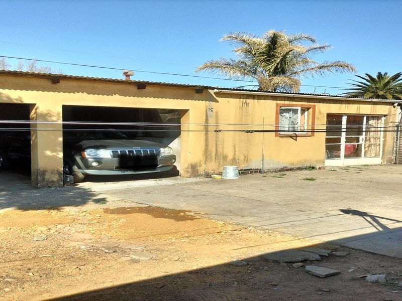 4 Bedroom House for sale! - Photo 4