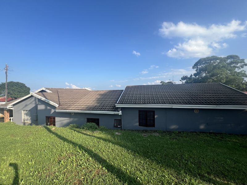 Immaculate 4-bedroom home  — your dream home awaits! - Photo 3