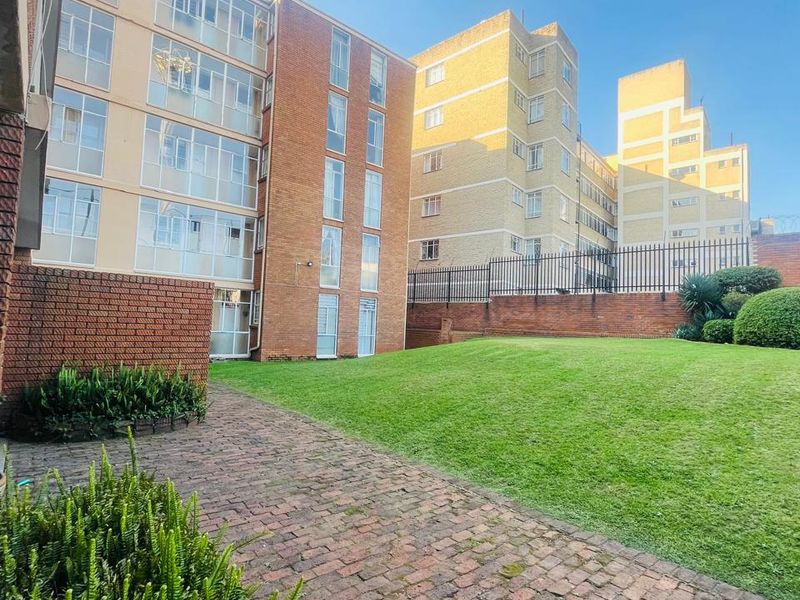 1 Bedroom Garden Unit for sale in Gresswold, Gauteng - Photo 6