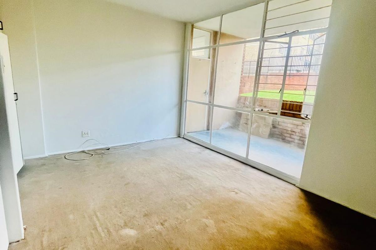 1 Bedroom Garden Unit for sale in Gresswold, Gauteng - Photo 2