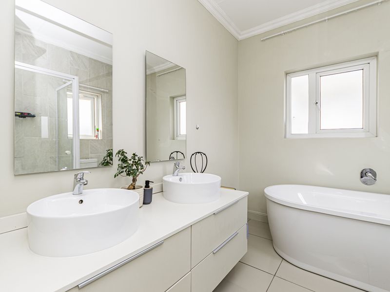 Luxurious 3 bedroom  house sale in Kyalami Hills, Midrand - Photo 5