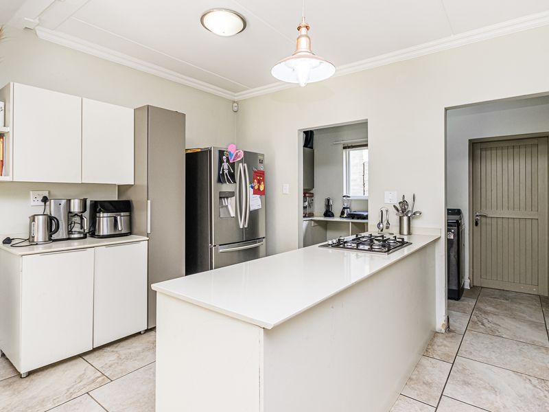 Luxurious 3 bedroom  house sale in Kyalami Hills, Midrand - Photo 8